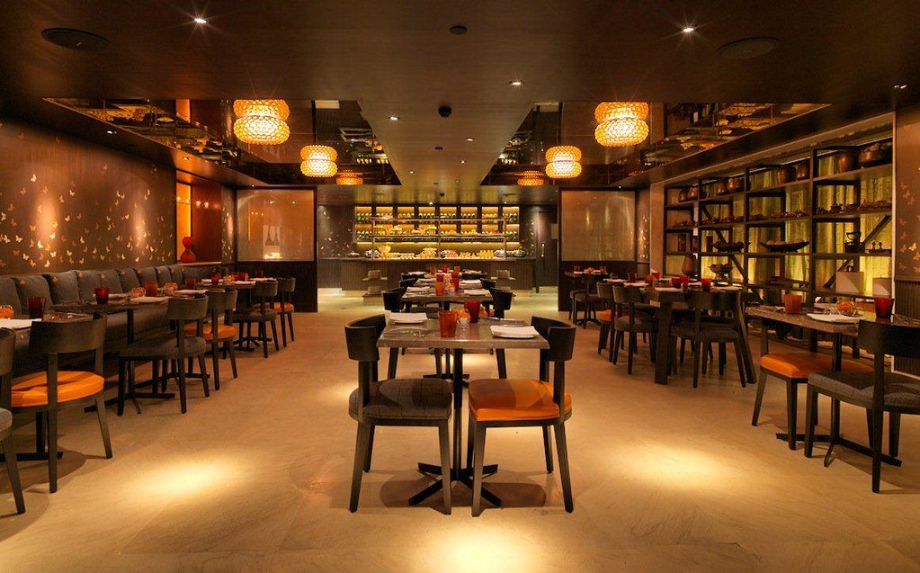 Best Veg and Non-Veg Restaurant in Indirapuram - hotelsroyalpark