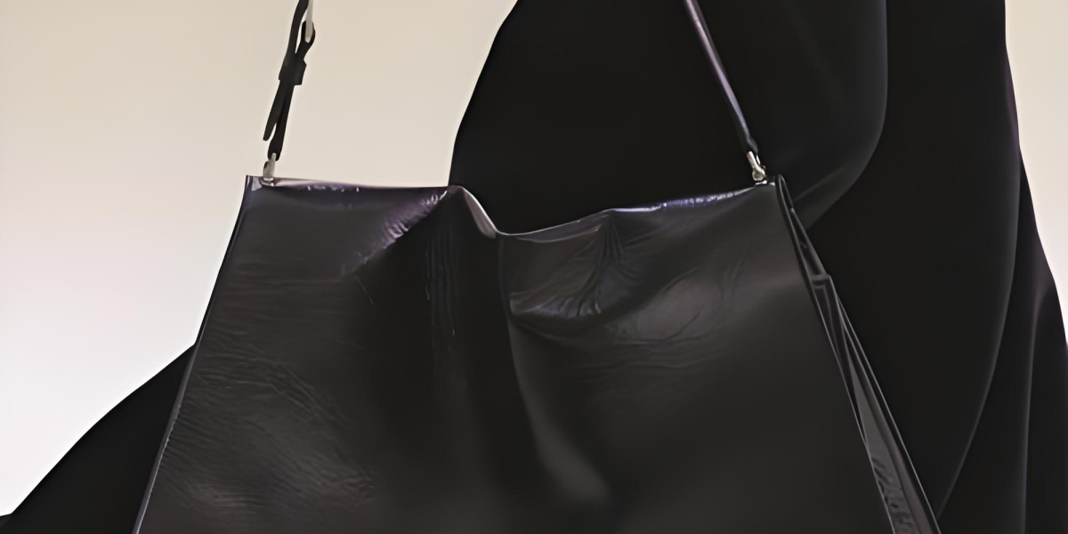 探索Balenciaga經典機車包：巴黎世家官網台灣購物指南