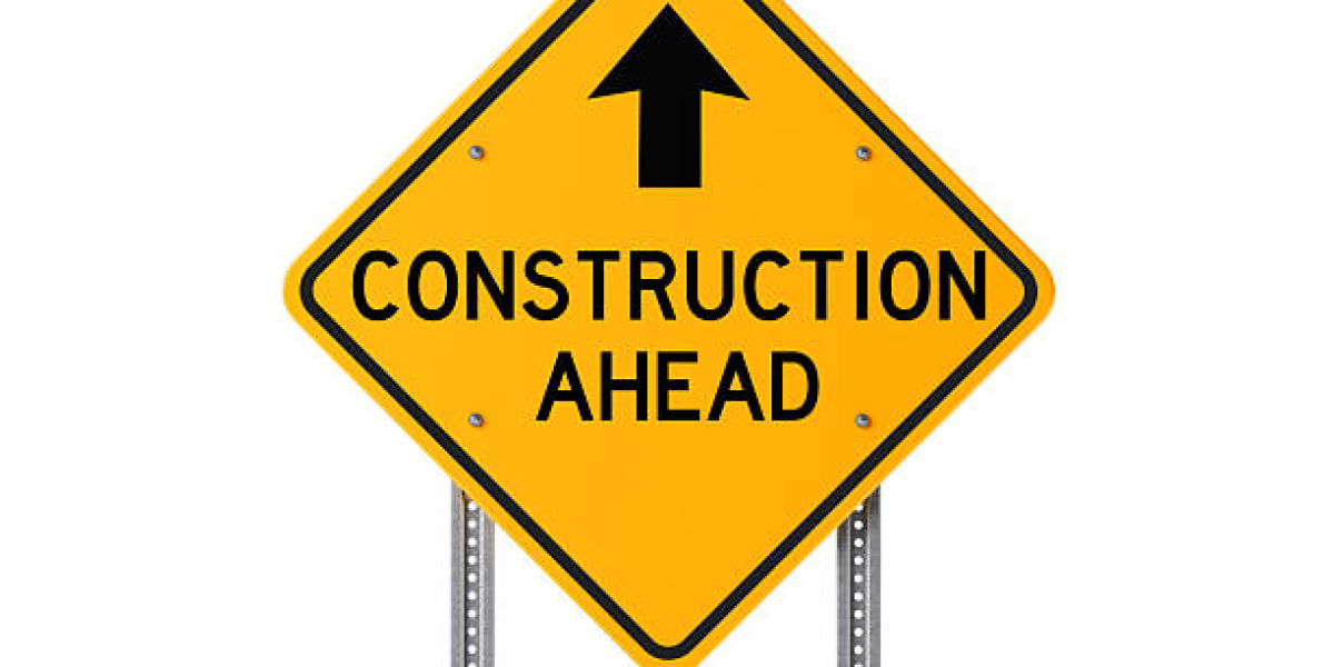 How Construction Signage Ensures Compliance in Dubai