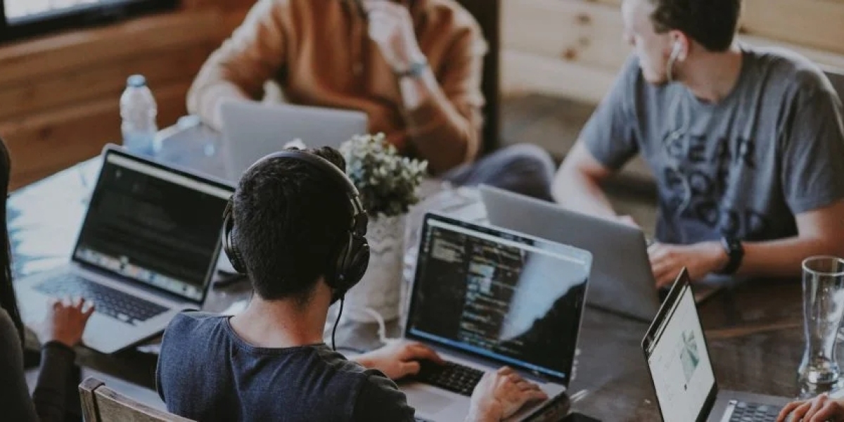 Pay Per Click – A Powerful Digital Strategy by Strats Media