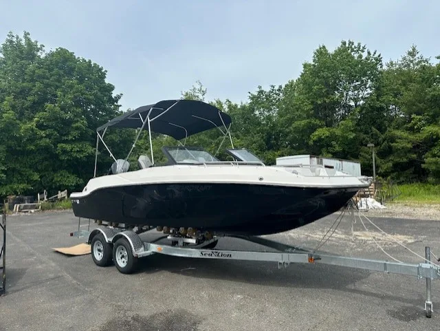 Starcraft Pontoons: Resort-Level Comfort on Any Lake