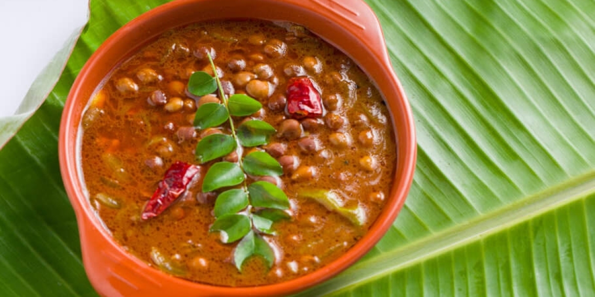 Healthy South Indian Lunch Recipes for Diabetics: Athikai Kootu (Unripe Fig and Moong Dal Curry)