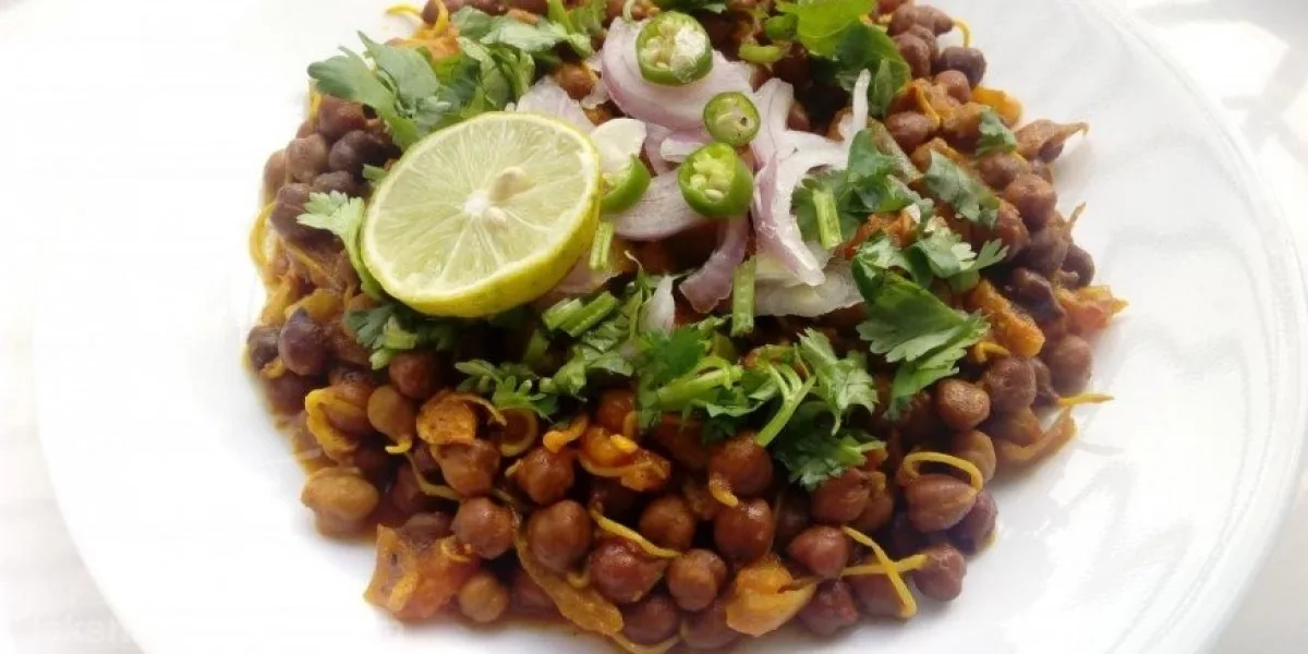 Chana Ghugni Recipe for Diabetes | Healthy East Indian Black Chickpea Snack