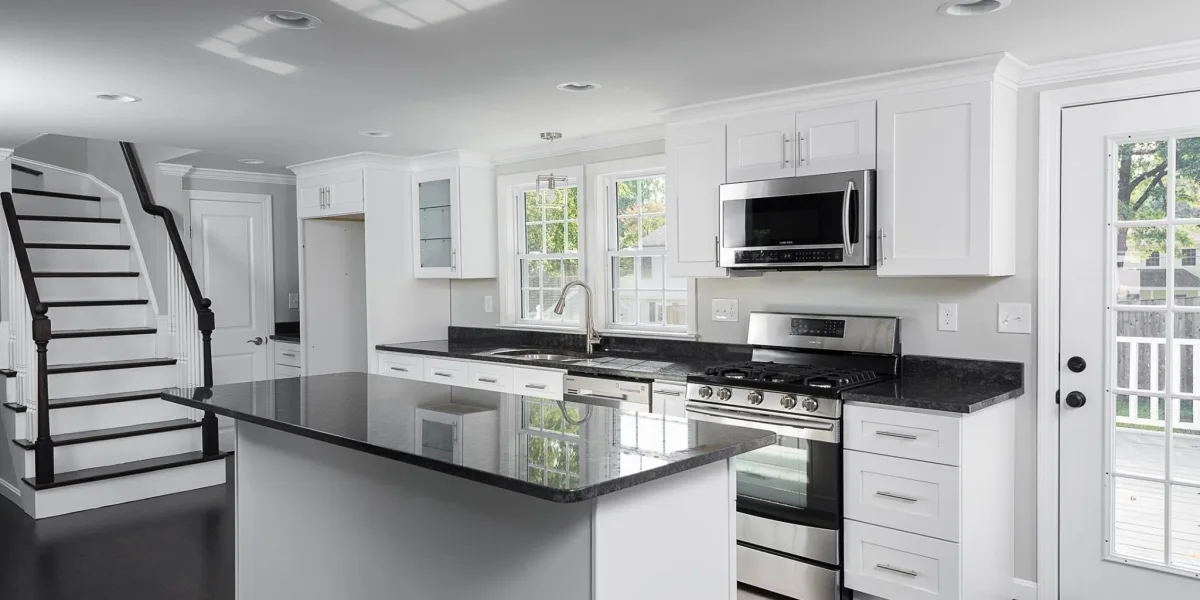 How to Choose the Best Cabinet Makers in Toronto for Your Kitchen Renovation