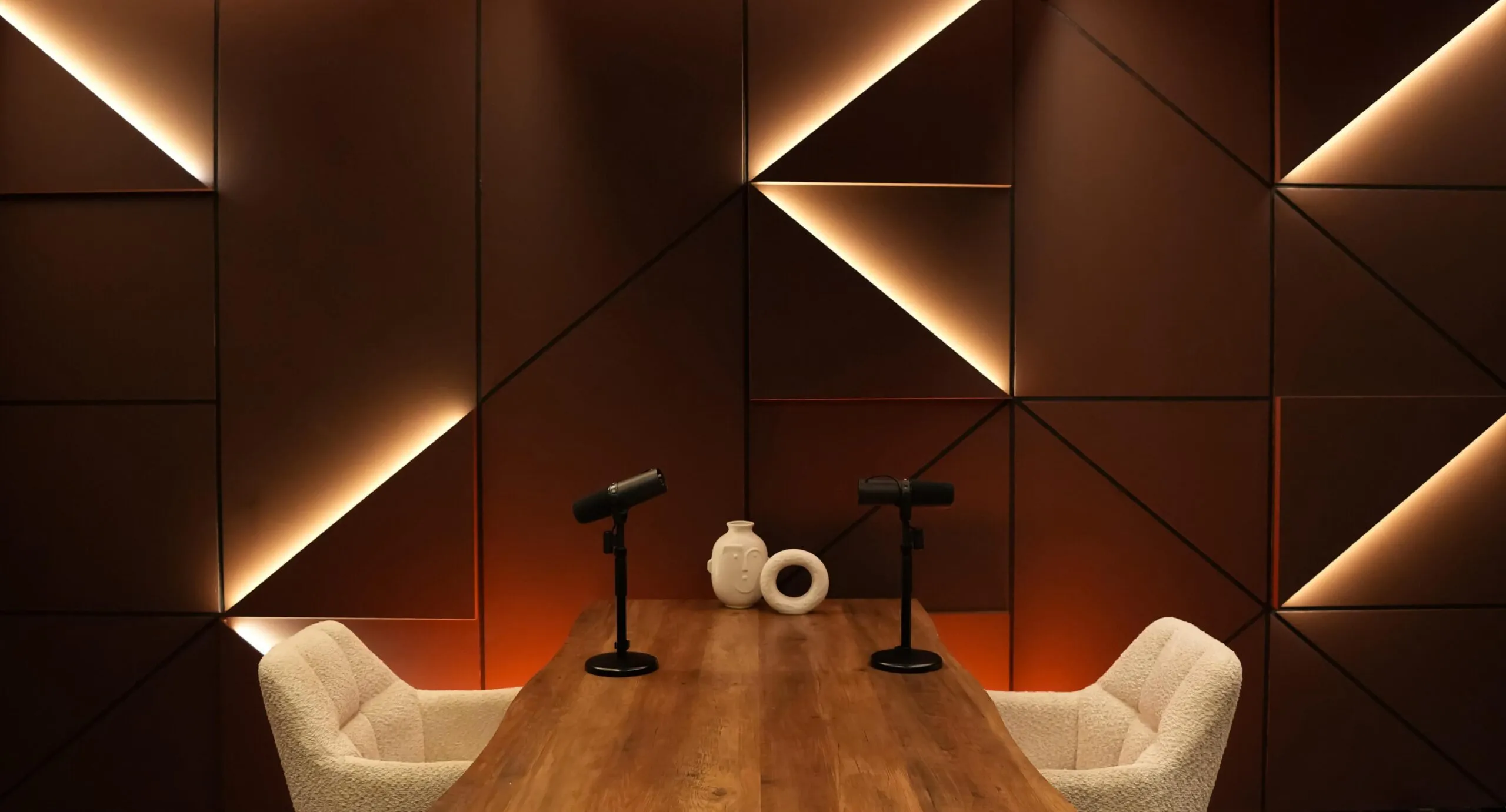 Podcast Studio in Dubai | Podcast Recording Studio for Rent