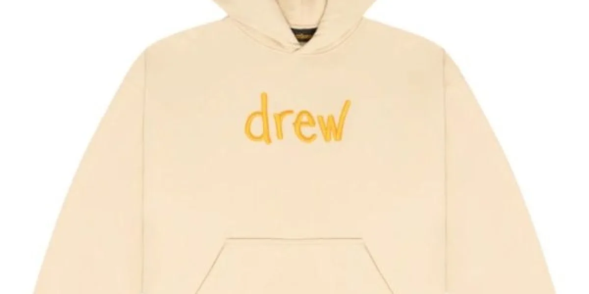 How to Choose the Perfect Hoodie Color for Your Streetwear Wardrobe