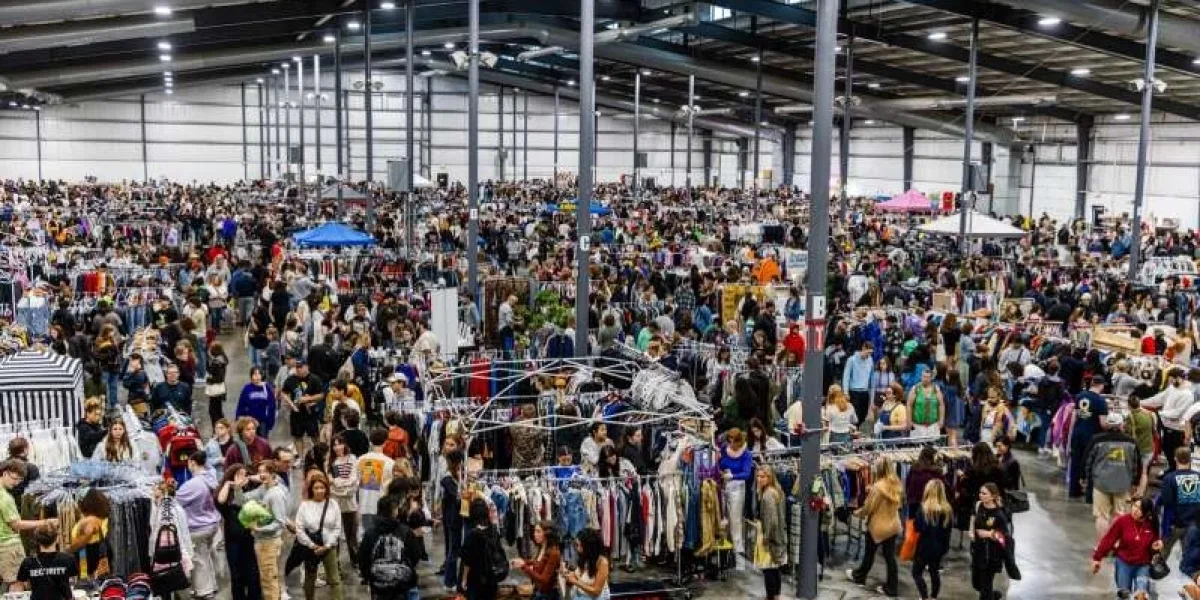 How Can a Flea Market Vendor Application Help You?