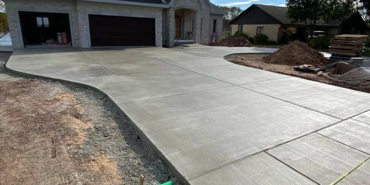 How to Choose the Right Concrete Driveway Contractor Santa Fe TX for Your Home