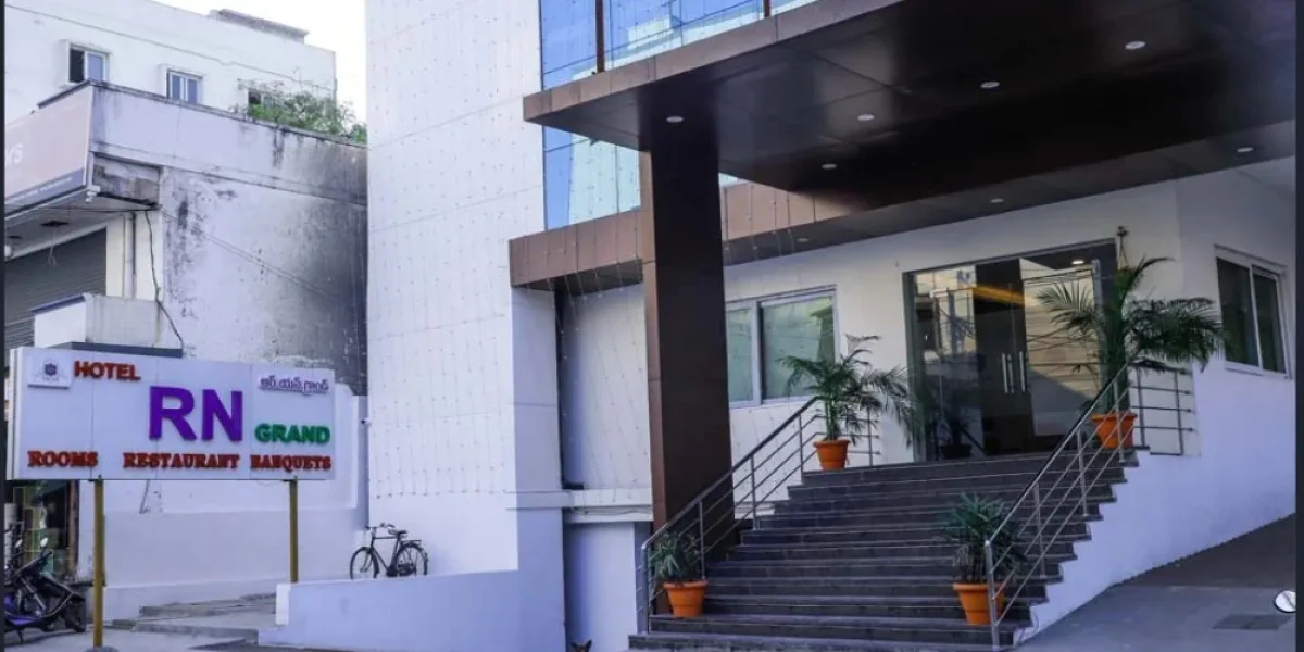 Hotels Near Kanakadurga Temple Vijayawada – Stay at Hotel RN Grand