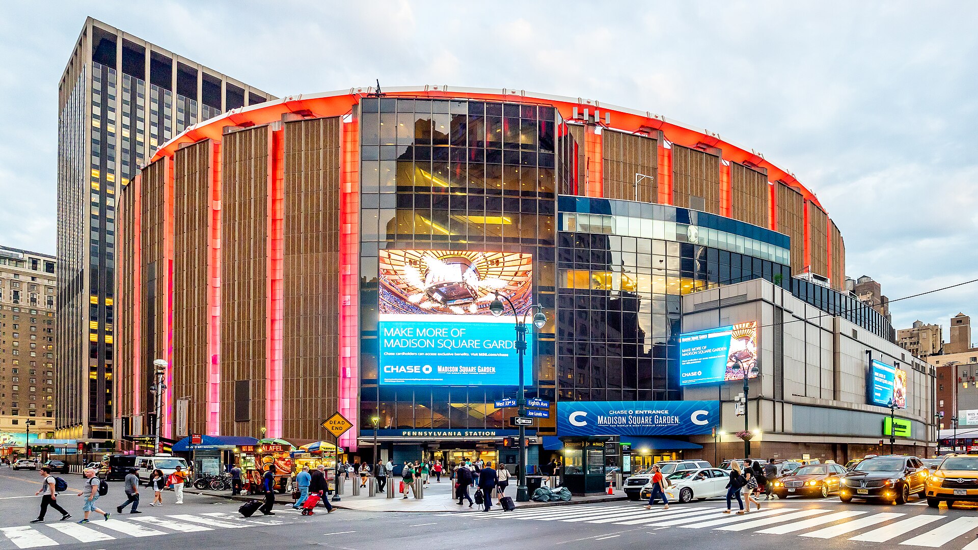 Madison Square Garden venue photo from Wikimedia Commons.